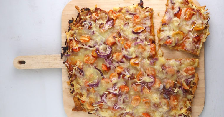 Vegane Käse-Zwiebel-Pizza mit Lowcarb-Boden